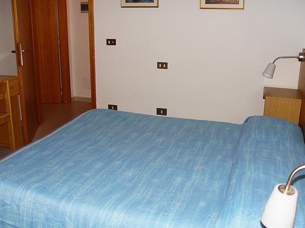 Albergo Ristorante La Torretta Кастильоне дей Пеполи Стая снимка